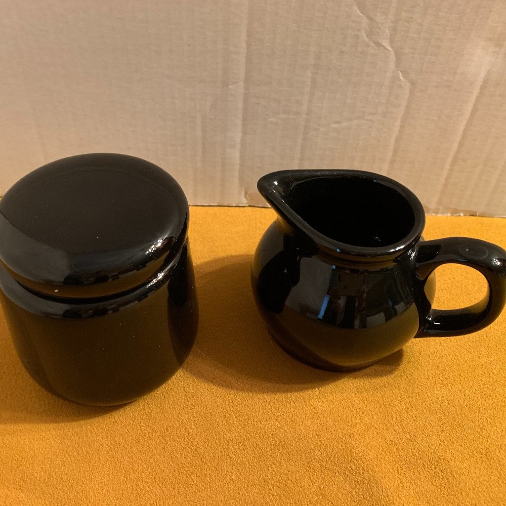 Cream and sugar set - black